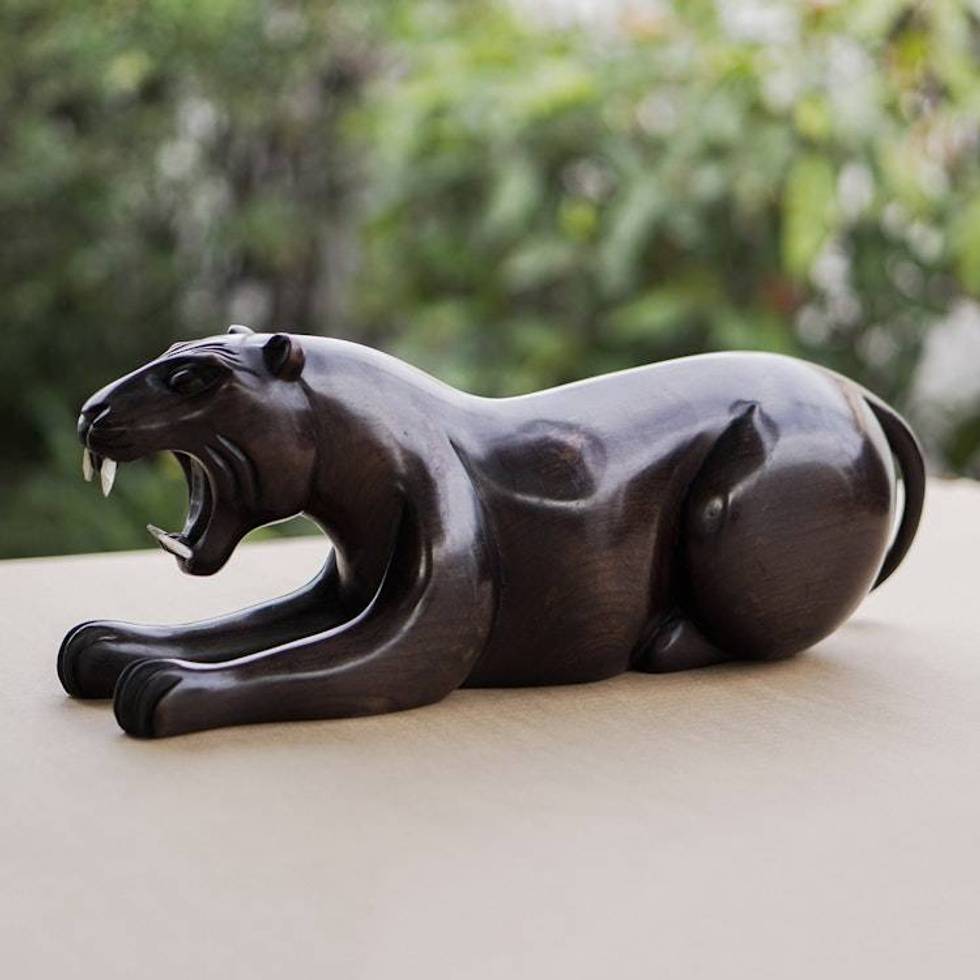 Ebony statuette 'Fierce Tiger'
