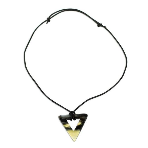 Alternate image for Handcrafted Unisex Necklace in Leather with Bull Horn Arrowhead