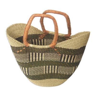 Alternate image for Ghanaian Woven Raffia Basket Tote Bag Mothers Basket