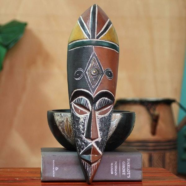 Alternate image for Hand Carved Nigerian Mask Maigaya