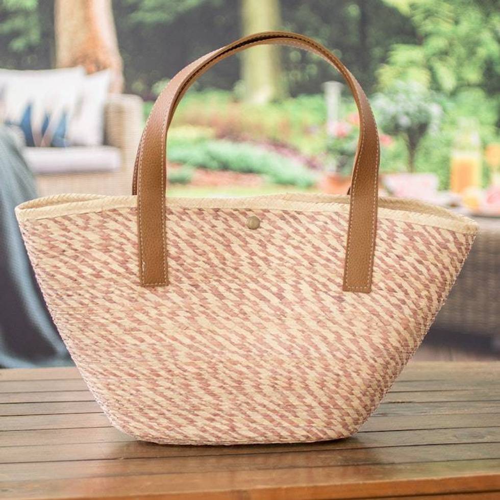 Handcrafted Beige and Pink Natural Fiber Shoulder Bag 'Las Flores Beach'