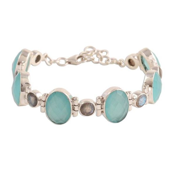 Alternate image for 26-Carat Chalcedony and Labradorite Link Bracelet from India Fabulous Alliance