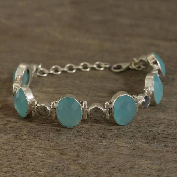 Alternate image for 26-Carat Chalcedony and Labradorite Link Bracelet from India Fabulous Alliance