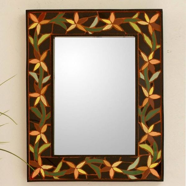 Alternate image for Mirror Daffodil Garland