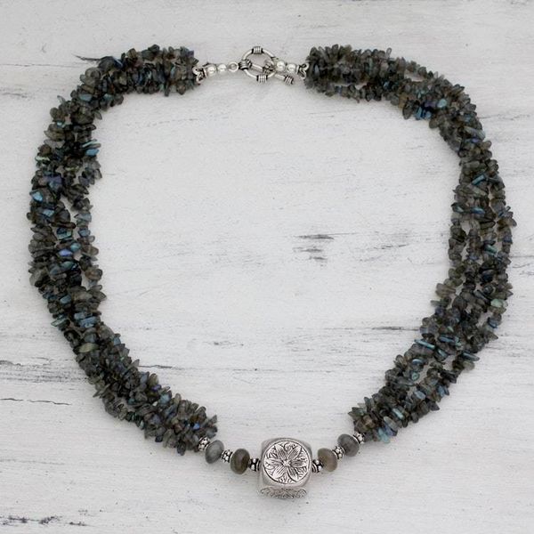 Alternate image for Labradorite strand necklace Iridescent Muse