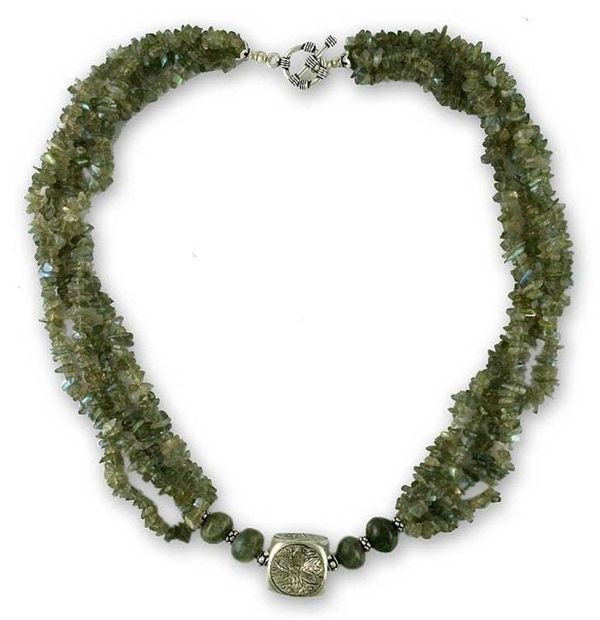 Alternate image for Labradorite strand necklace Iridescent Muse