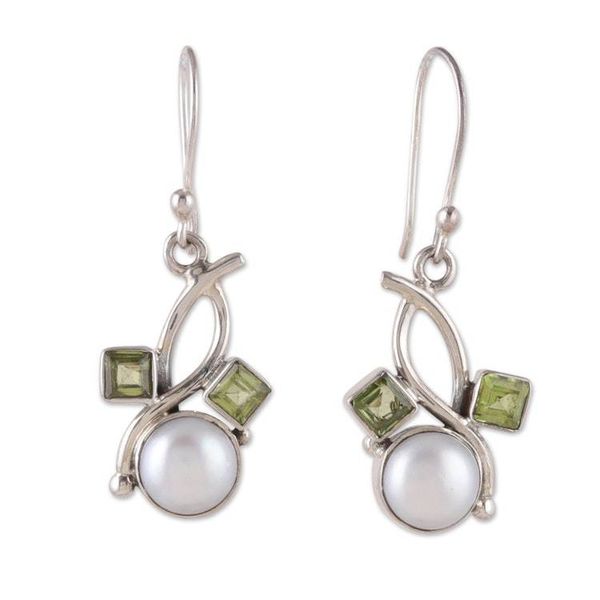 Alternate image for Floral-Inspired Cultured Pearl and Peridot Dangle Earrings Pure Lucky