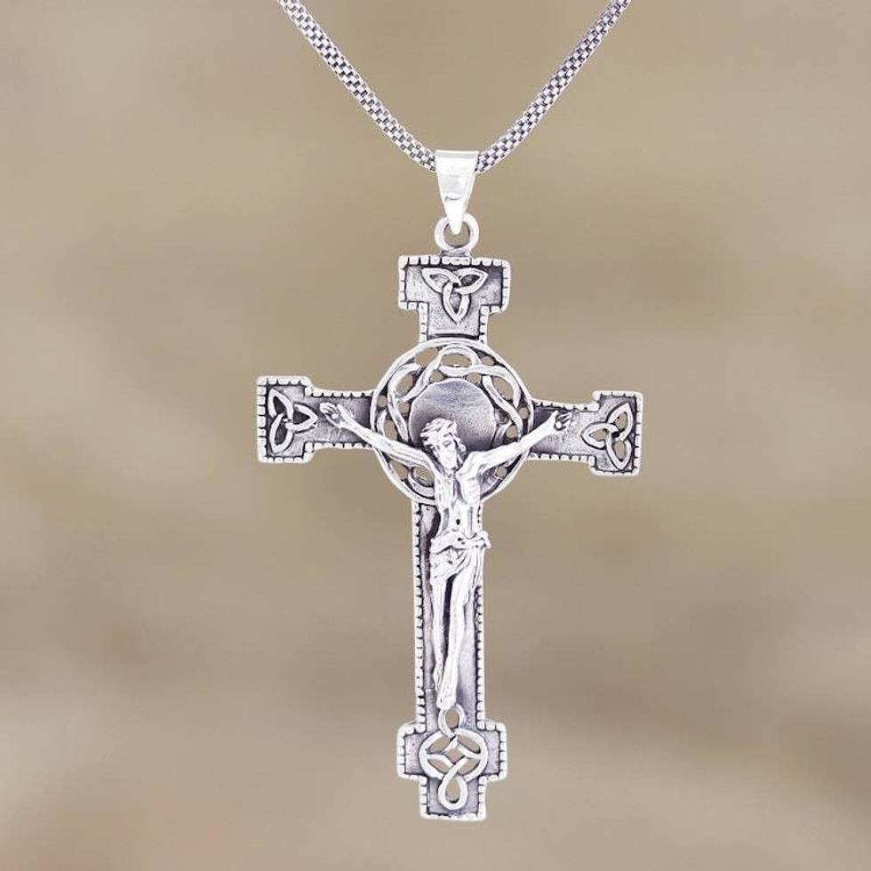 Hand Crafted Sterling Silver Cross Pendant Necklace 'The Savior'
