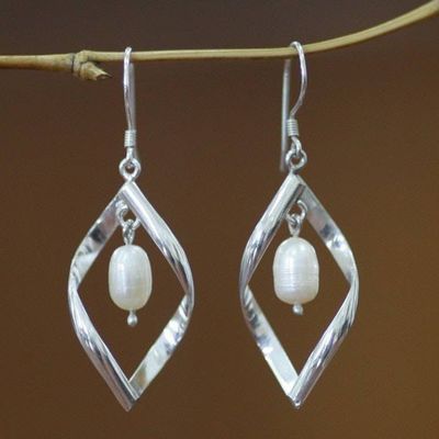 Primary image for Pearl dangle earrings Infinite White