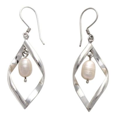 Alternate image for Pearl dangle earrings Infinite White