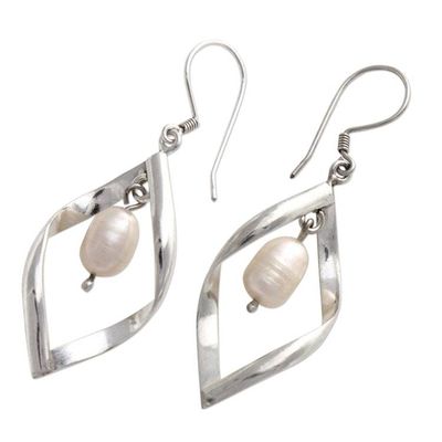 Alternate image for Pearl dangle earrings Infinite White