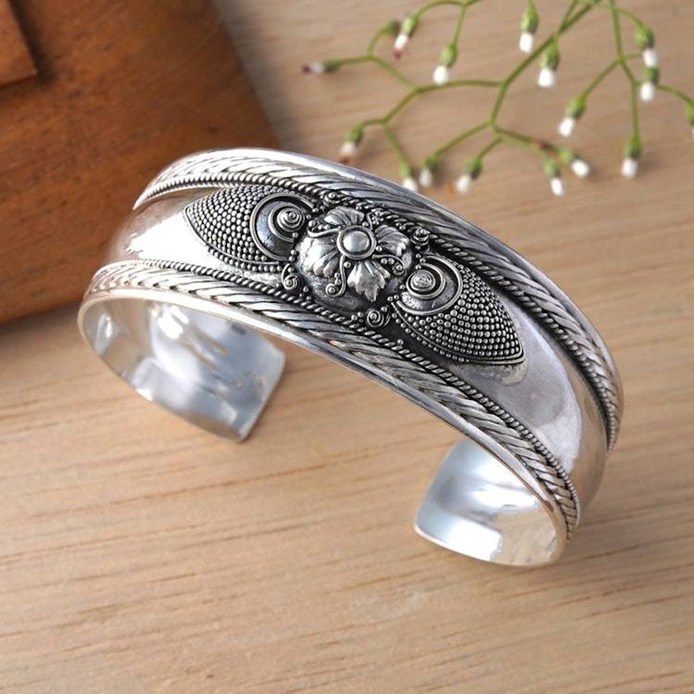 Main item image