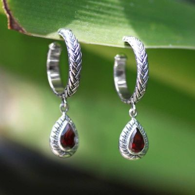 Alternate image for Garnet dangle earrings Crimson Allure