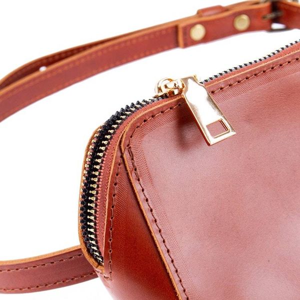 Alternate image for Redwood Leather Fanny Pack with Zipper Closure Redwood Convenience