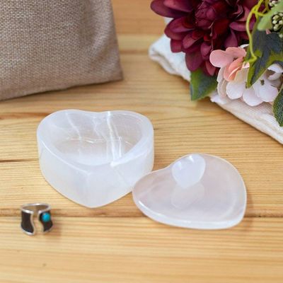 Main image for Heart-Shaped Hand-Carved White Onyx Decorative Jewelry Box Take my Heart