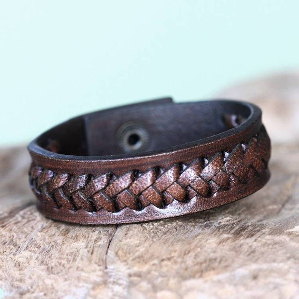 Artisan Crafted Indonesian Leather Bracelet 'Brown Kingdom Warrior'