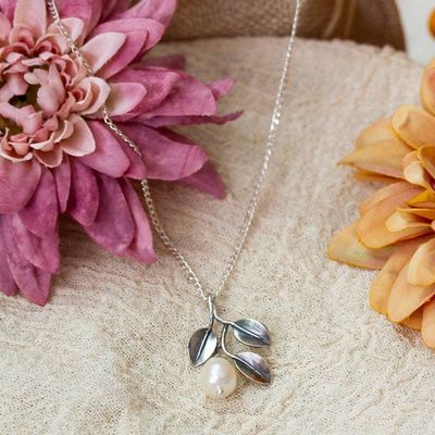 Primary image for Leaf-Themed Cultured Pearl Sterling Silver Pendant Necklace Iridescent Pear
