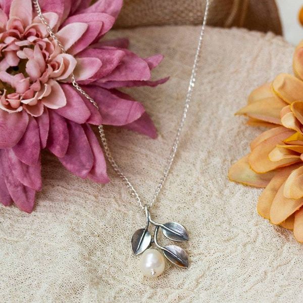 Alternate image for Leaf-Themed Cultured Pearl Sterling Silver Pendant Necklace Iridescent Pear