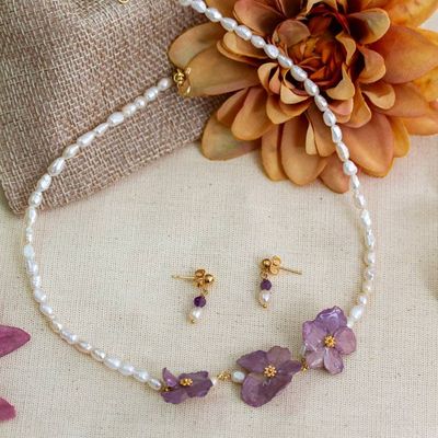 Alternate image for Natural Hydrangea and Cultured Pearl Jewelry Set Hydrangea Treasure
