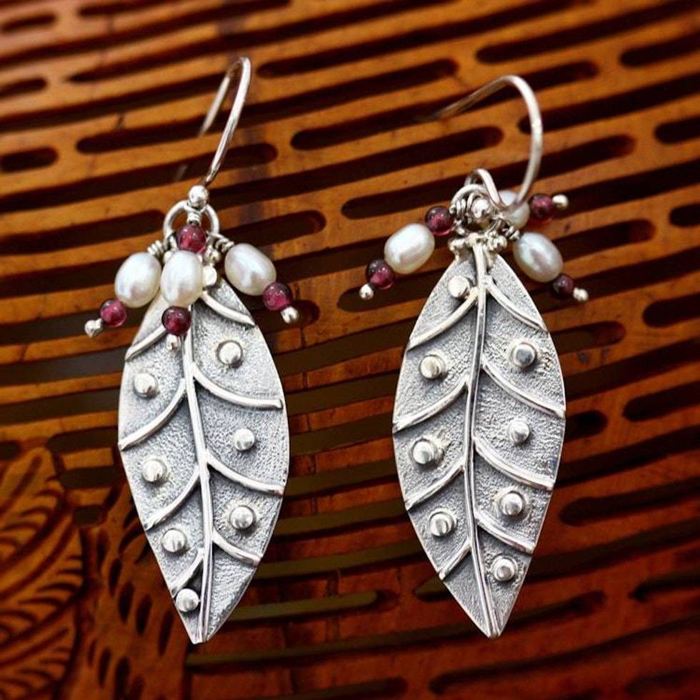 Pearl and garnet dangle earrings 'Leaves in Dew'