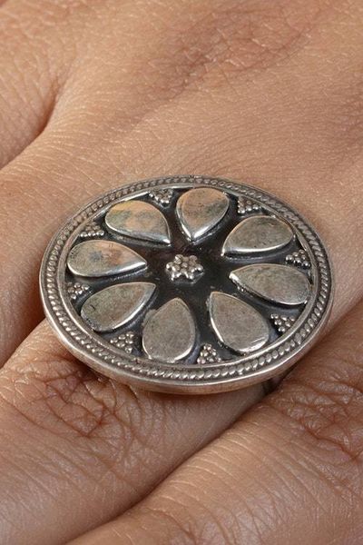 Alternate image for Spring-Inspired Oxidized and Polished Round Cocktail Ring Vintage Spring