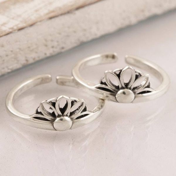 Alternate image for Hand Crafted Sterling Silver Flower Toe Rings Pair Night of Flowers