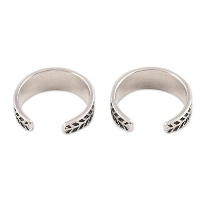 Alternate image for Leaf Pattern Sterling Silver Toe Rings from India Leafy Texture