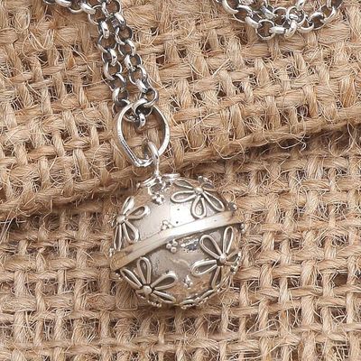 Alternate image for Sterling Silver Daisy Theme Harmony Ball Necklace 18 in Delighted Daisies