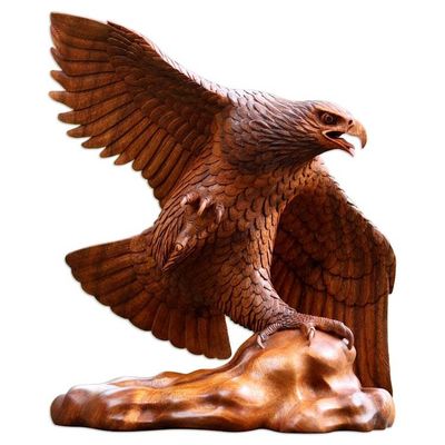 Alternate image for Wood sculpture Eagle Hunter
