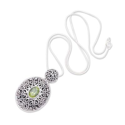 Alternate image for Peridot pendant necklace Jakarta Smile