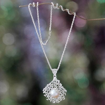 Alternate image for Pearl pendant necklace White Coral
