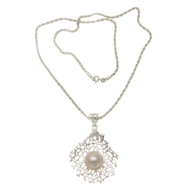 Alternate image for Pearl pendant necklace White Coral
