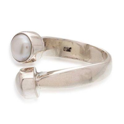 Alternate image for Hand Made Taxco Silver and Pearl Ring Encounter