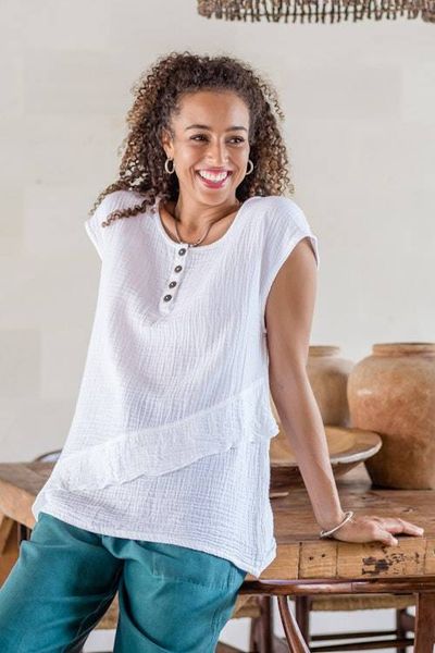 Alternate image for White Double Cotton Gauze Sleeveless Blouse Fresh Air in White