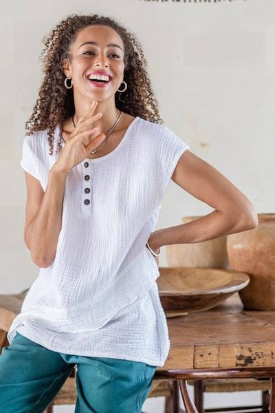 Alternate image for White Double Cotton Gauze Sleeveless Blouse Fresh Air in White