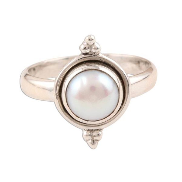 Alternate image for Luminous Cultured White Pearl Ring Moon Memory