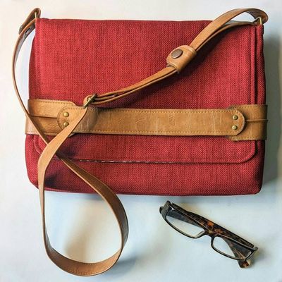 Primary image for Shoulder Bag in Red - The DBajo