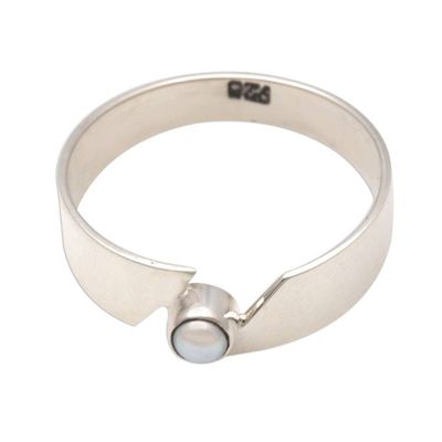 Alternate image for Cultured Pearl Single Stone Band Ring Crafted in Bali Glowing Band