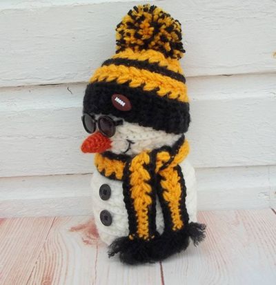 Alternate image for Cool Crochet Snowman in Black and Gold