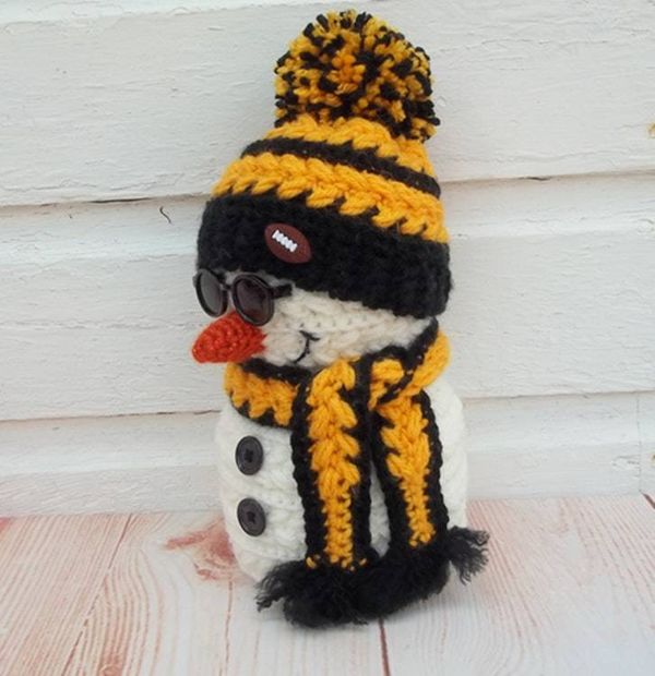 Alternate image for Cool Crochet Snowman in Black and Gold