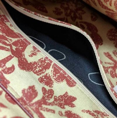 Alternate image for Shoulder Bag in Crimson - The Lyrist