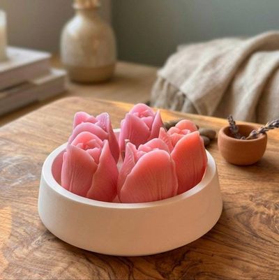 Alternate image for Handcrafted Tulip-Shaped Pink Soy Wax Candles in Jesmonite Bowl