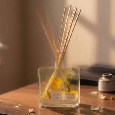 Alternate image for Gardenia Intense Reed Diffuser with Real Pressed Flowers - 100ml
