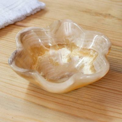 Alternate image for Six-Leaf Clover-Themed Hand-Carved Natural Marble Catchall Grey Clover