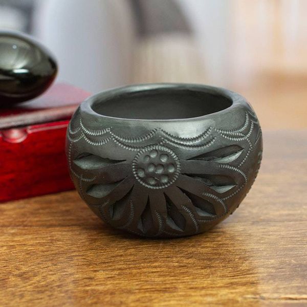 Alternate image for Handcrafted Barro Negro Flower Pot from Mexico Traditional Bloom
