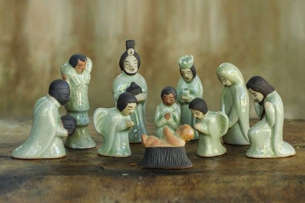 Alternate image for Unique 10-piece Celadon Ceramic Nativity Scene Siam Holy Birth in Green