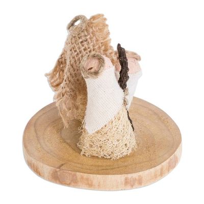 Alternate image for Handmade Natural Fiber Nativity Sculpture from El Salvador Quaint Nativity