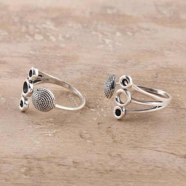 Alternate image for Circle Pattern Sterling Silver Toe Rings from India Pair Gleaming Fireworks