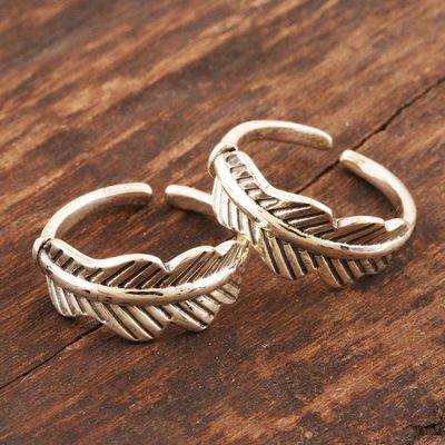 Alternate image for Hand Made Sterling Silver Leaf-Themed Toe Rings Pair Laureate