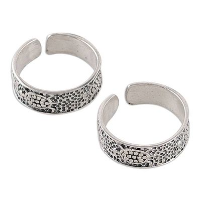 Alternate image for Pair of Turtle-Themed Polished and Oxidized Toe Rings Turtle Saga